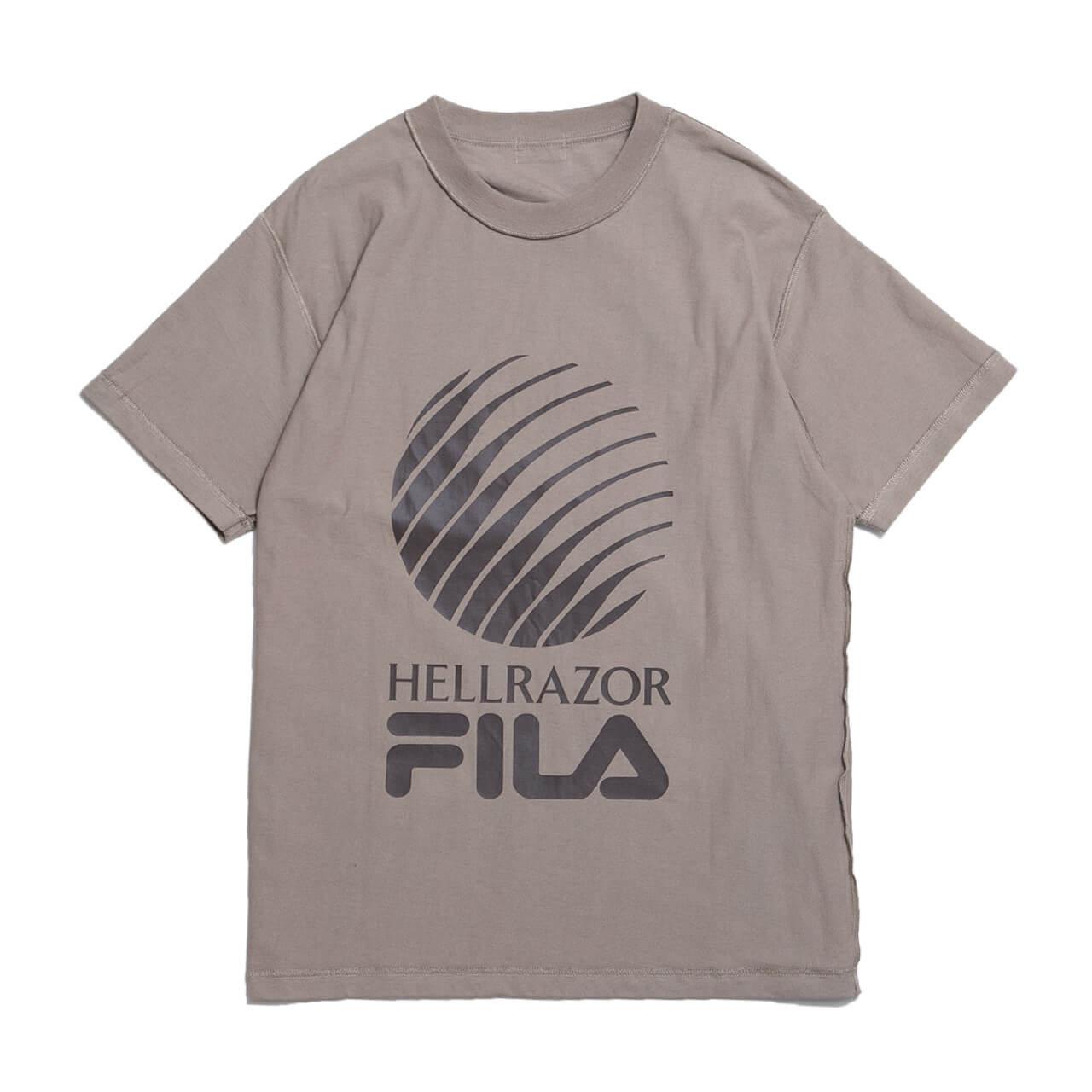 スケーターから絶大な支持のある”HELLRAZOR”との